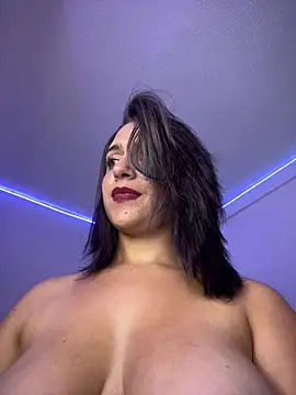 צ'אט XXX בשידור חי של Aliciia777