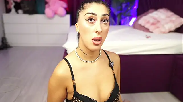 Madam_Diamond: απευθείας συνομιλία ΧΧΧ