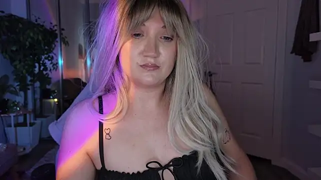 GoddessEmmy 即時 XXX 聊天