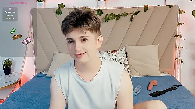 Miless_Cooper Live XXX-chat