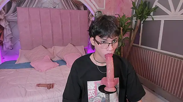 max_hunter1 live XXX chat