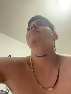 XXX chat uživo modela Fozil_Dvice