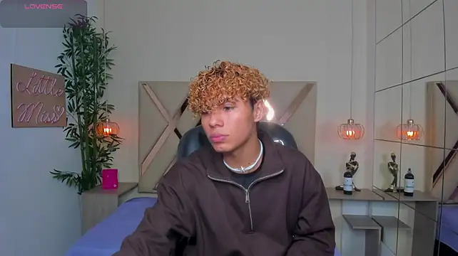 Anyelo_Twink XXX чат на живо
