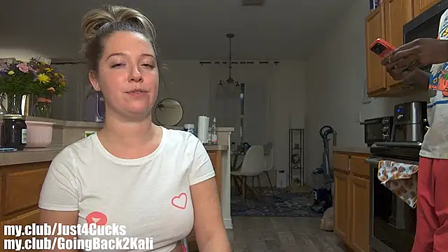 boomboomr00m webkamerás műsora