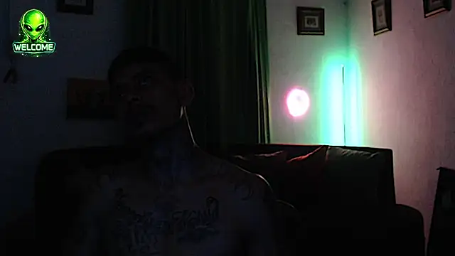 alpha_zom 在線直播表演