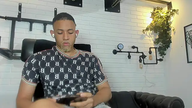 B_Wild XXX чат на живо