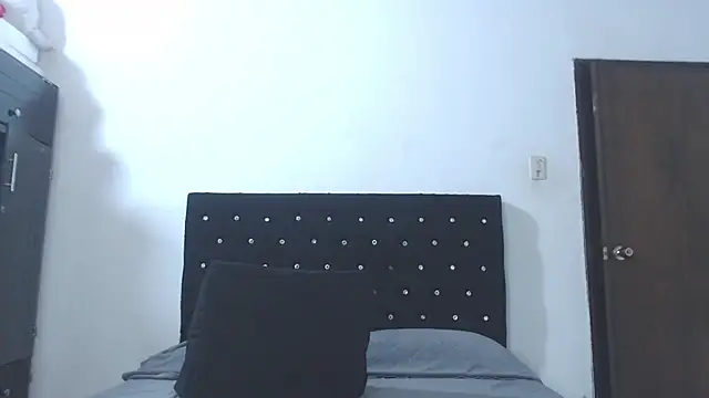 isabella_dirty69 élő XXX-chatje