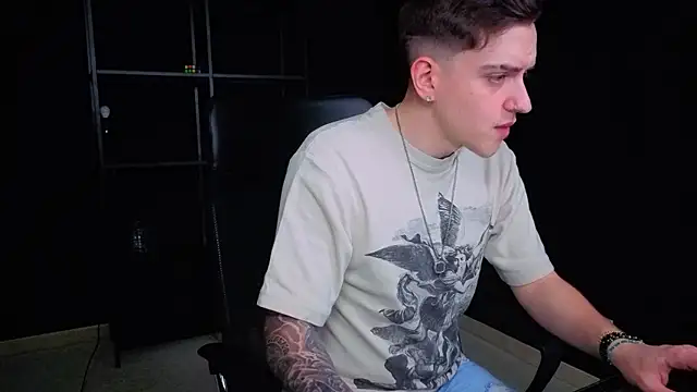 FelixStarkk Chat XXX in diretta