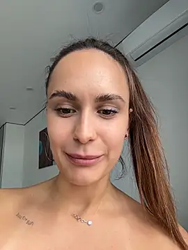 AllaTousNew's Live XXX Chat