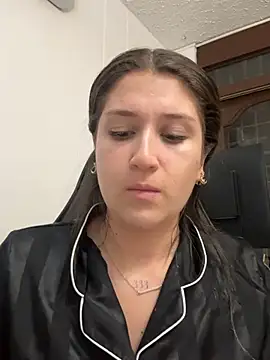IsabelleMilann Live XXX chat