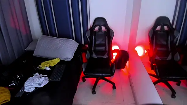 Damiam_23's Live XXX Chat