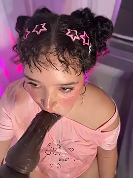 Chat +18 de hinata_dolly ao vivo