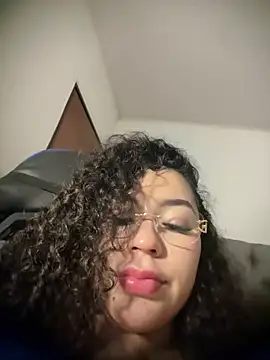 Chat +18 de VictoriaaRose ao vivo