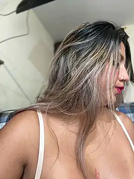 Chatroom XXX en direct de -Adrilux-
