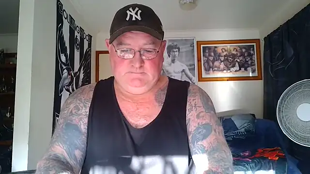 KINKYBLUEYES69 Webcam-Show