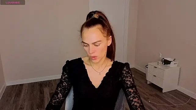 Nicea_Harrison Adlı Modelin Canlı XXX Sohbeti