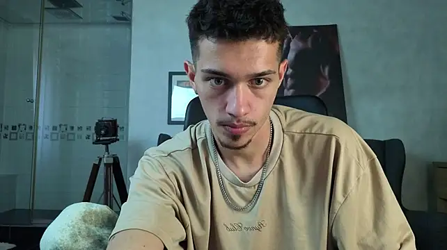 XXX chat uživo modela KaydenDrew