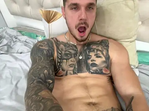 Hot__Tiger élő XXX-chatje