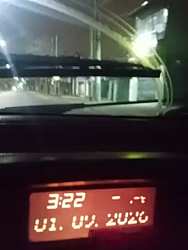 moroo20: διαδικτυακό σόου στην κάμερα