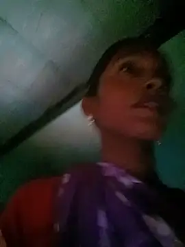 Chat XXX en directo de Rinee_suwanee
