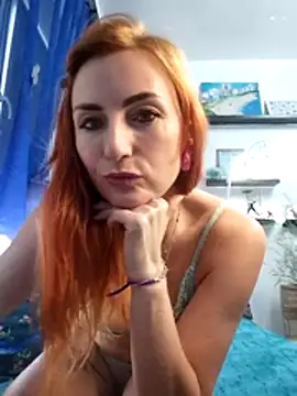 دردشة HelenWildCat الجنسية المباشرة