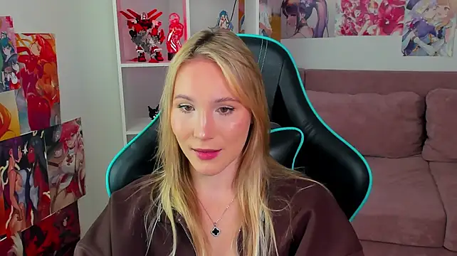 Chat XXX en directo de ElaraVoltage