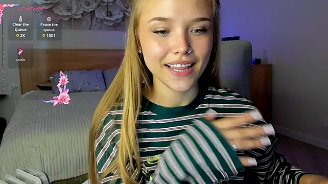flooora_0 Adlı Modelin Canlı XXX Sohbeti