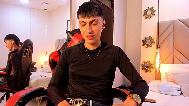 LeoDrake_ Adlı Modelin Canlı XXX Sohbeti