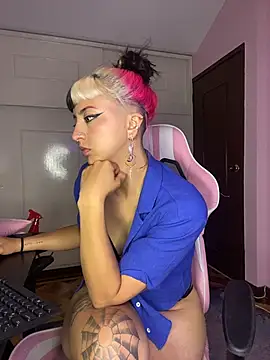 Chat XXX en directo de RebelKitty_