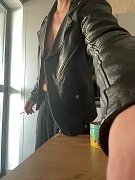 InsaneMattt Adlı Modelin Canlı XXX Sohbeti
