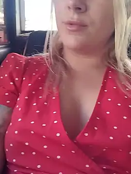 Živý XXX chat evil_kitty