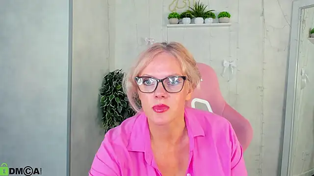 Victoria_Nelson: онлайн-секс-чат
