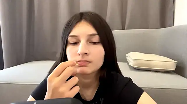 SpanishRooter Adlı Modelin Canlı XXX Sohbeti