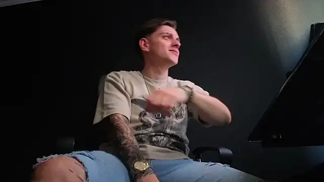 FelixStarkk Chat XXX in diretta