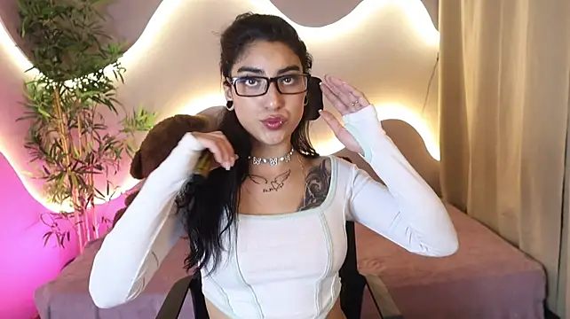 Emma_Lirys Chat XXX in diretta