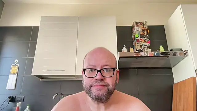 theitalianbear's Live XXX Chat