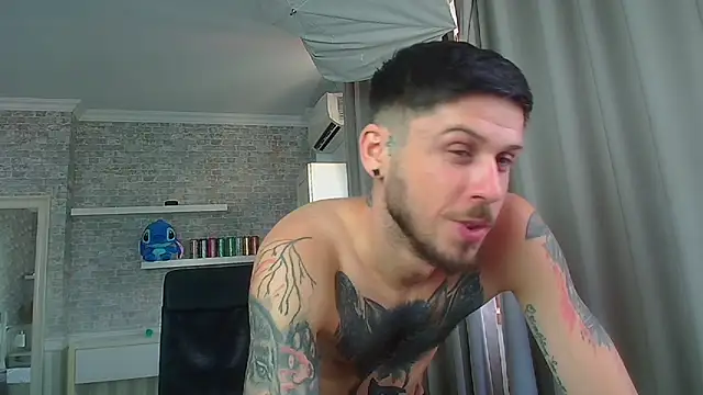 Chat XXX en directo de JonahShaw