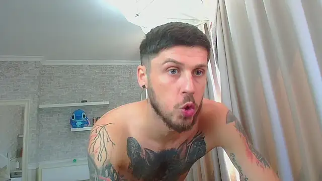 JonahShaw's Live XXX Chat