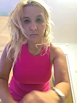 KaylinJan live XXX chat