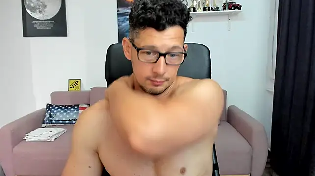 BrutusK08 Chat XXX live