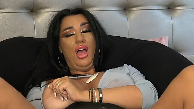 دردشة MissyJollie الجنسية المباشرة