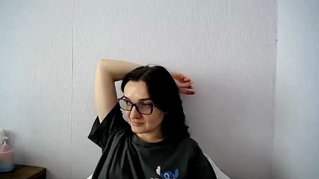 Shiny_gine's Live XXX Chat