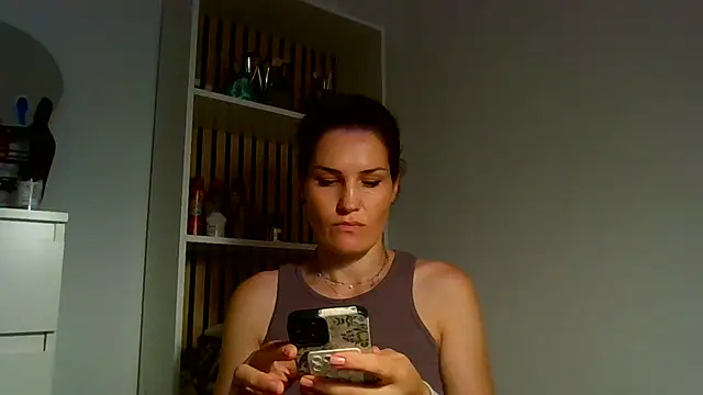 Ms-Lust1-'s Live Chat Room