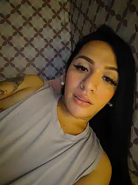 Yourbabyshane লাইভ XXX চ্যাট