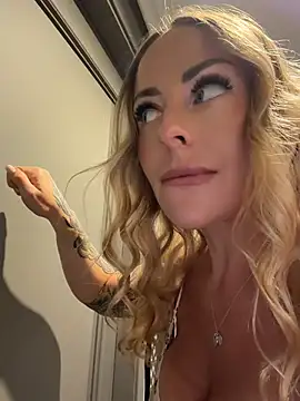 EmaSalis Live XXX-Chat