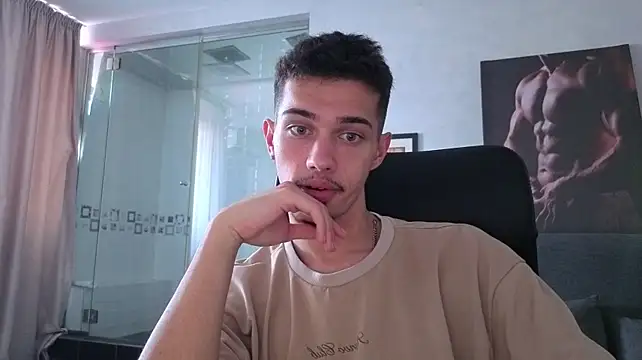 XXX chat uživo modela KaydenDrew
