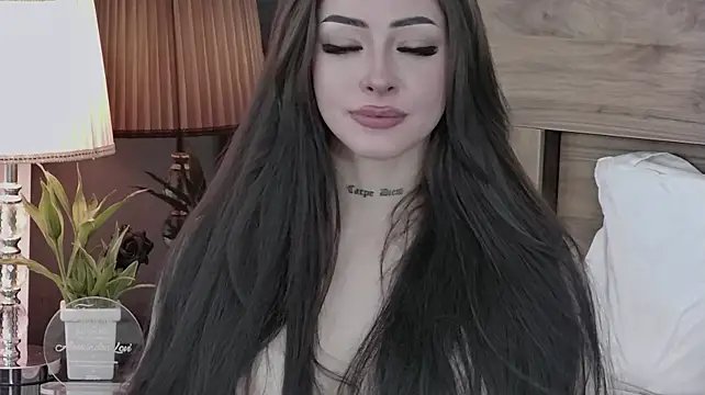 AlessandraLovi: онлайн-секс-чат