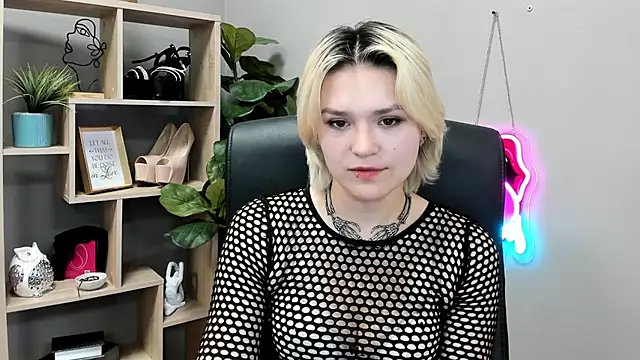 SweetLilyxo: онлайн-секс-чат