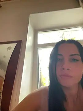 CrazzyChicks live XXX chat