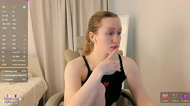 mowalova Live XXX-chat